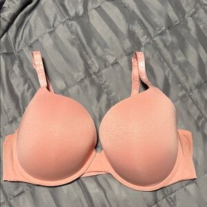 Victoria's Secret Pink Bra 38D t-shirt push-up